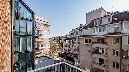 Stylish two-bedroom apartment located in the established and preferred part of Lozenets district