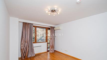 Four-bedroom apartment in Lozenets district