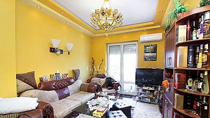 Двустаен апартамент до НДК