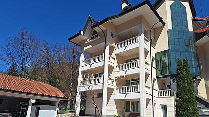 Хотел за продажба в Рибарица