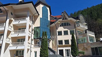 Хотел за продажба в Рибарица