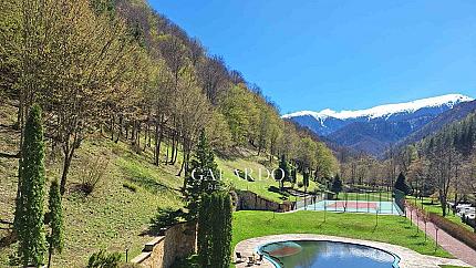 Хотел за продажба в Рибарица