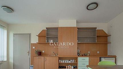 Spacious office opposite the pool "Diana" Dianabad