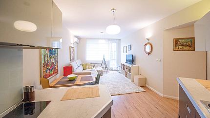 Слънчево жилище с две спални до МОЛ Парадайз, кв.Лозенец