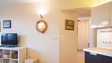 Слънчево жилище с две спални до МОЛ Парадайз, кв.Лозенец