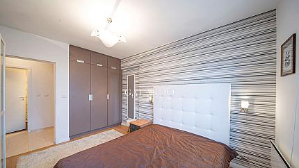 Слънчево жилище с две спални до МОЛ Парадайз, кв.Лозенец