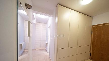 Слънчево жилище с две спални до МОЛ Парадайз, кв.Лозенец