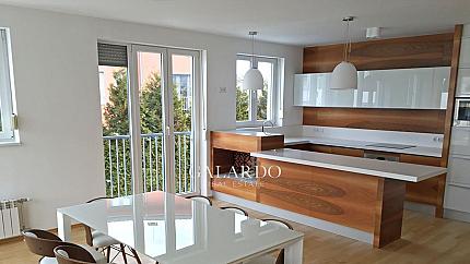 Четристаен апартамент в затворен комплекс "Резиденшъл Парк София"