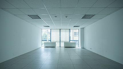 Изключително просторен офис в луксозна бизнес сграда клас А