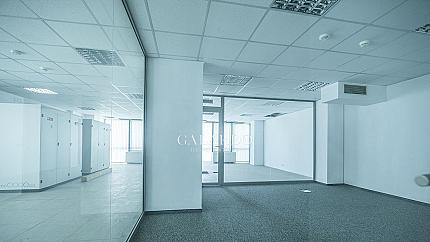 Изключително просторен офис в луксозна бизнес сграда клас А