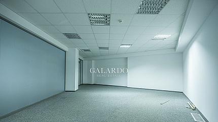 Изключително просторен офис в луксозна бизнес сграда клас А