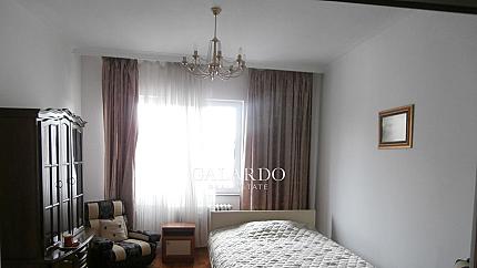 Cozy two- bedroom apartment near Military Academy