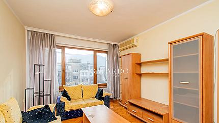 Просторен тристаен апартамент в кв. Бъкстон