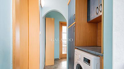 Просторен тристаен апартамент в кв. Бъкстон