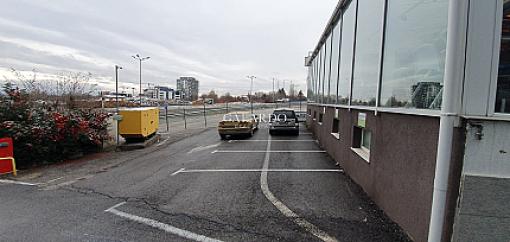 Бизнес сграда в близост до Околовръстен път