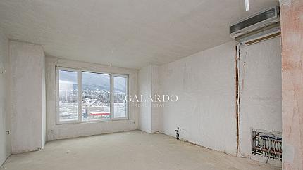 Просторен апартамент с три спални до новата детска градина в кв. "Манастирски ливади-изток"