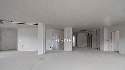 Просторен апартамент с три спални до новата детска градина в кв. "Манастирски ливади-изток"