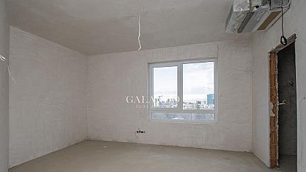 Просторен апартамент с три спални до новата детска градина в кв. "Манастирски ливади-изток"