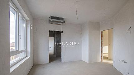 Просторен апартамент с три спални до новата детска градина в кв. "Манастирски ливади-изток"