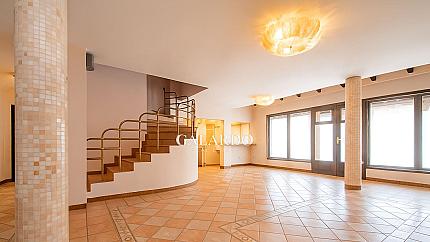 Четиристаен мезонет до Paradise Center и Южен парк