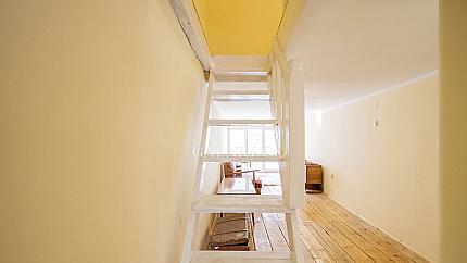 Четиристаен апартамент в центъра на София