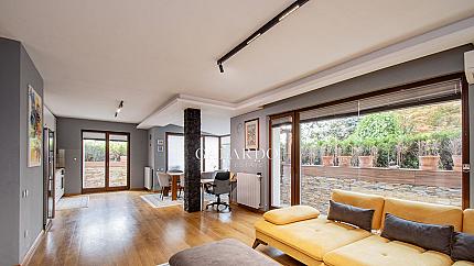 Тристаен апартамент в к-с Флора Парк