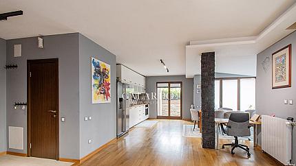 Тристаен апартамент в к-с Флора Парк