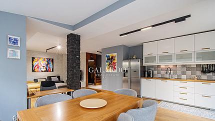 Тристаен апартамент в к-с Флора Парк