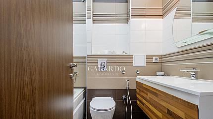 Тристаен апартамент в к-с Флора Парк