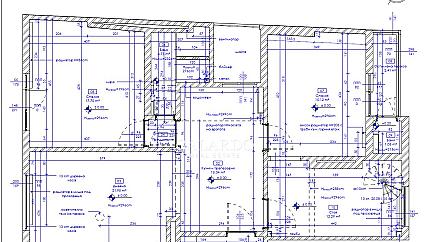 Multi-room property meters from National Assembly Square
