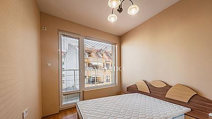 Тристаен апартамент под наем до Хотел Санкт Петербург