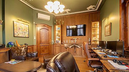 Уникален мезонет за продажба в престижна сграда в центъра на София