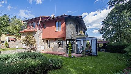 Обзаведена къща в с. Бистрица