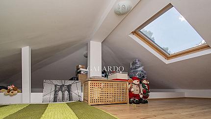 Обзаведена къща в с. Бистрица