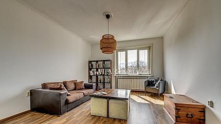 Многостаен имот на метри от площад „Народно събрание“