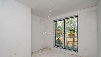 Просторна еднофамилна къща в нов затворен комплекс