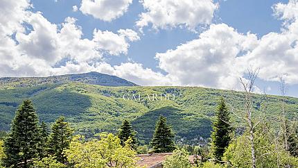 Просторна еднофамилна къща в нов затворен комплекс