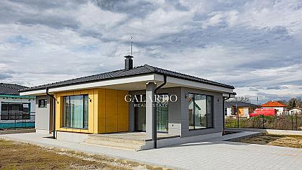 Красива къща с три спални в Оризаре