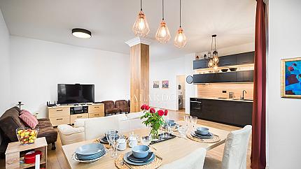 Стилен тристаен апартамент до Резиденция Бояна