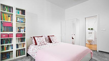 Стилен тристаен апартамент до Резиденция Бояна