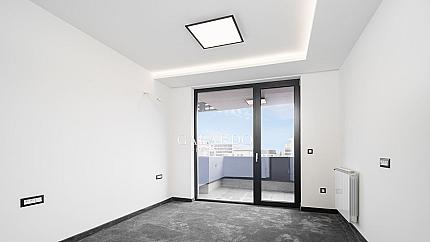 Стилен и просторен апартамент в сграда Ru House