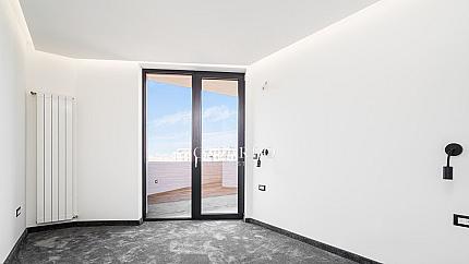 Стилен и просторен апартамент в сграда Ru House