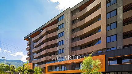 Стилен и просторен апартамент в сграда Ru House