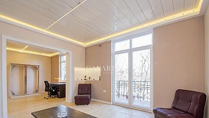 Елегантен офис срещу парка на НДК