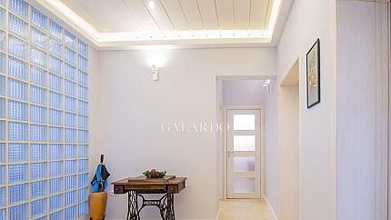 Елегантен офис срещу парка на НДК