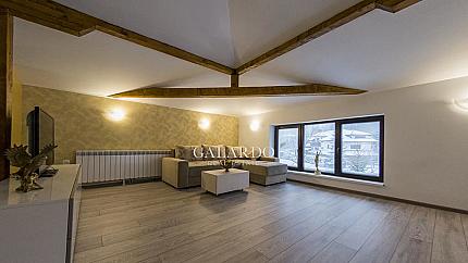 Просторна къща с осем спални в кв. Драгалевци