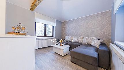 Просторна къща с осем спални в кв. Драгалевци