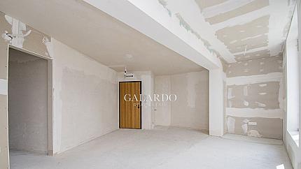 Aпартамент с 2 спални на метри от Мол Парадайс