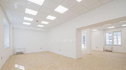 Представителна, самостоятелна офис сграда до Метростанция Сердика