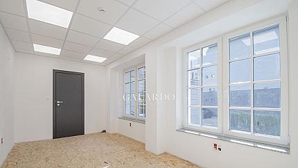 Представителна, самостоятелна офис сграда до Метростанция Сердика
